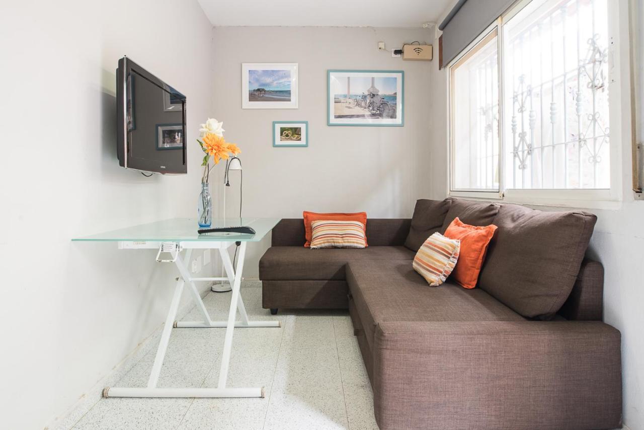 Malagaonbeach 1 - Two Bedrooms - Up To 3 People - 10 Meters Beach ภายนอก รูปภาพ